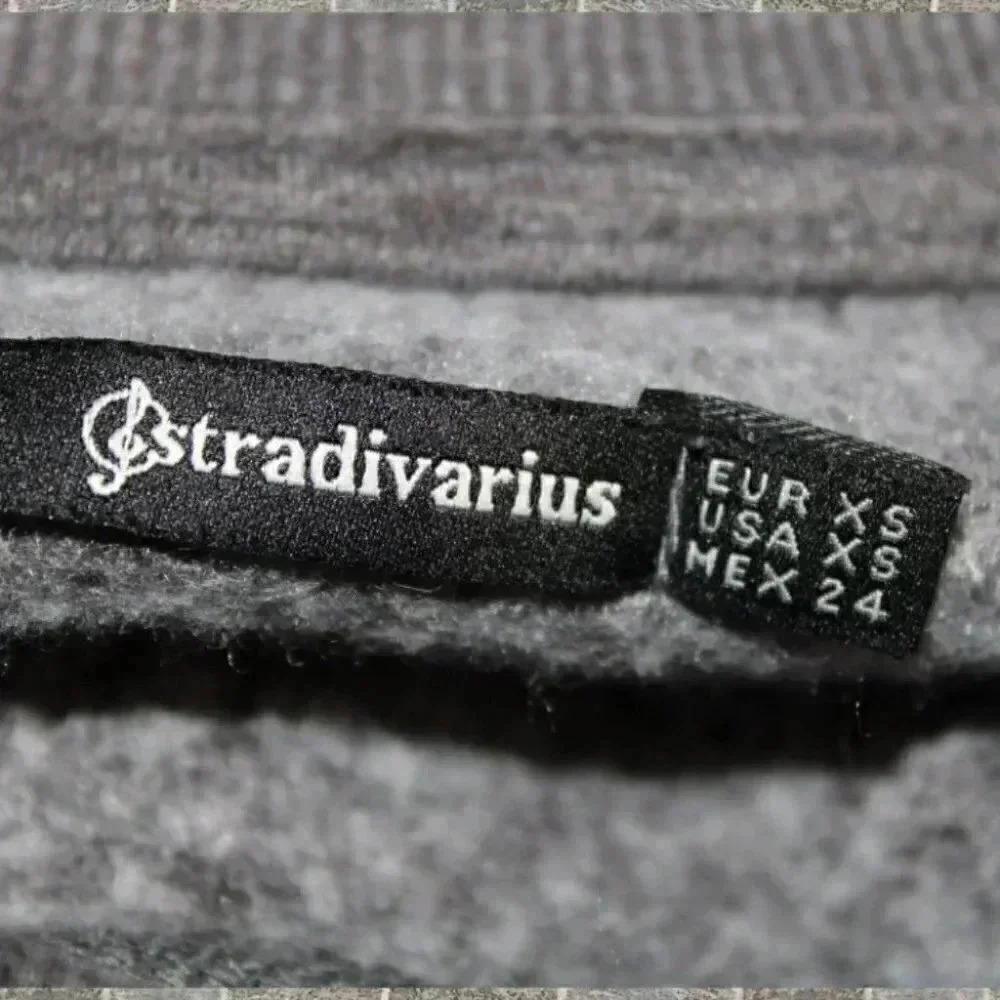 Stradivarius Grey Cropped Crewneck Sweater XS - Picture 6 of 7